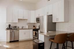 Designer Loft 2E | Heart of Gold Coast/River North - Image 3