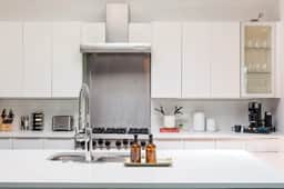Luxury Penthouse Loft - Heart of Fulton Market - Image 4