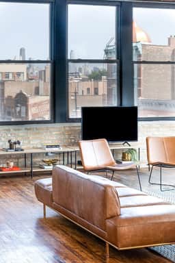 Luxury Designer Penthouse Loft | Sleeps 20 - Image 4