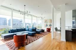 Luxury Fulton Market Penthouse Amazing City Views - Image 3