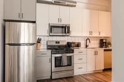 Luxury Designer Penthouse Loft 502 | River North - Image 4