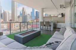 Luxury Loft Collection 03 - Terrace - River North - Image 4