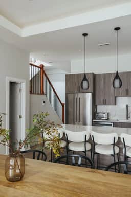 Luxury Designer Penthouse|Private Deck|Gold Coast - Image 4