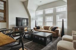 Luxury Designer Penthouse|Private Deck|Gold Coast - Image 5