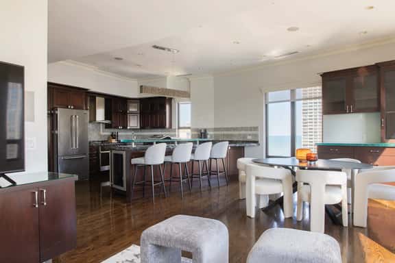 Luxury Designer Penthouse 3803 | Pool | Gold Coast - Image 1