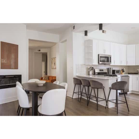 Penthouse Designer Loft 4W | GoldCoast/River North - Image 1