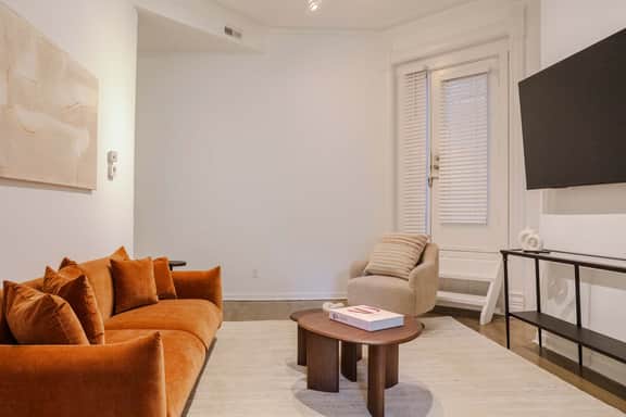 Designer Loft 3E | Heart of Gold Coast/River North - Image 5