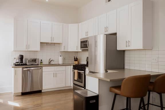 Designer Loft 2E | Heart of Gold Coast/River North - Image 3