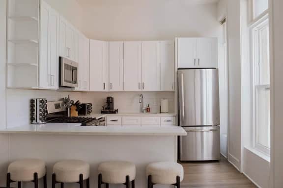 Designer Loft 3W | Heart of Gold Coast/River North - Image 2