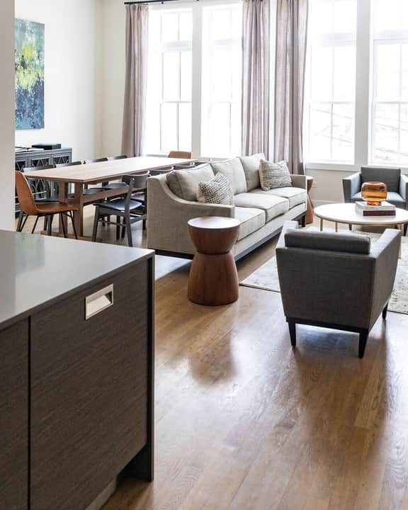 Luxury SOHO Styled Two-Level Townhouse - Old Town - Image 4