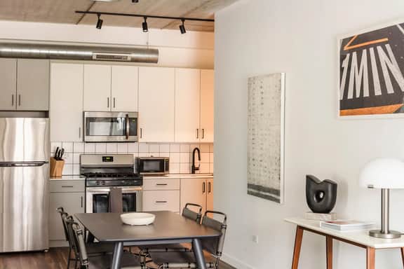Luxury Designer Penthouse Loft 502 | River North - Image 2