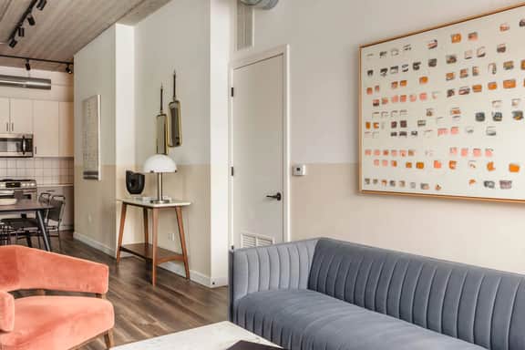 Luxury Designer Loft 402 | River North - Image 4