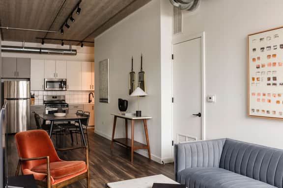 Luxury Designer Loft 202 | River North - Image 5