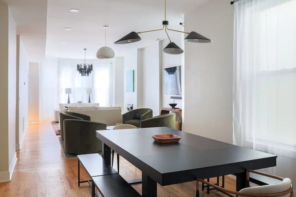 Luxury Two-Level Townhouse | Patio | Lincoln Park - Image 1
