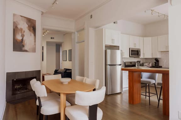 Designer Loft 2W | Heart of Gold Coast/River North - Image 1