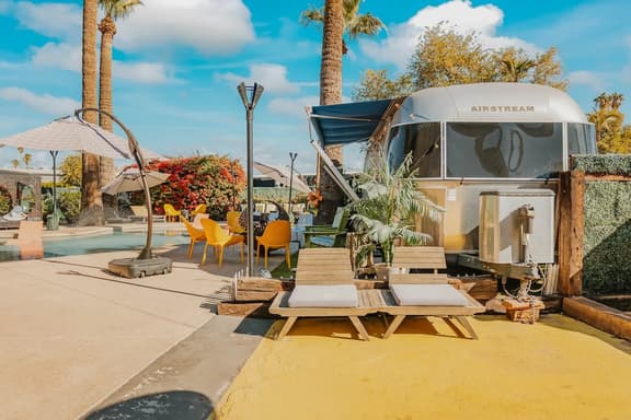 The Egyptian - Retro Modern Motel - COMBO 00/01 - Image 1